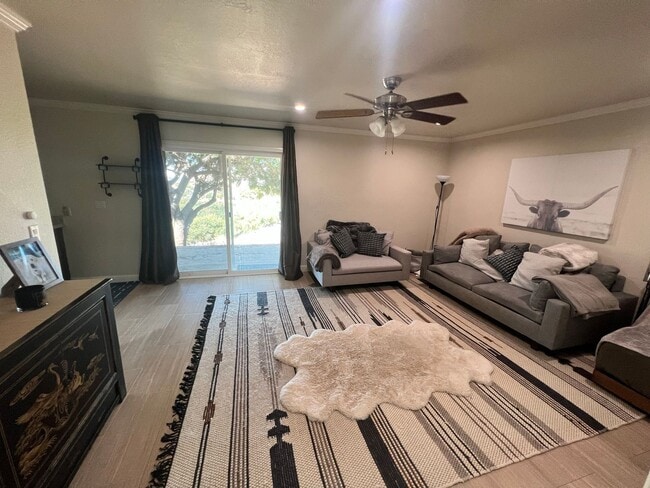 Building Photo - GORGEOUS 3/2.5 Bath Remodeled Home with Stunning Views in Alpine