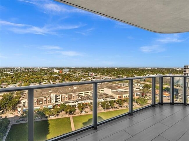 Building Photo - 121 NE 34th St