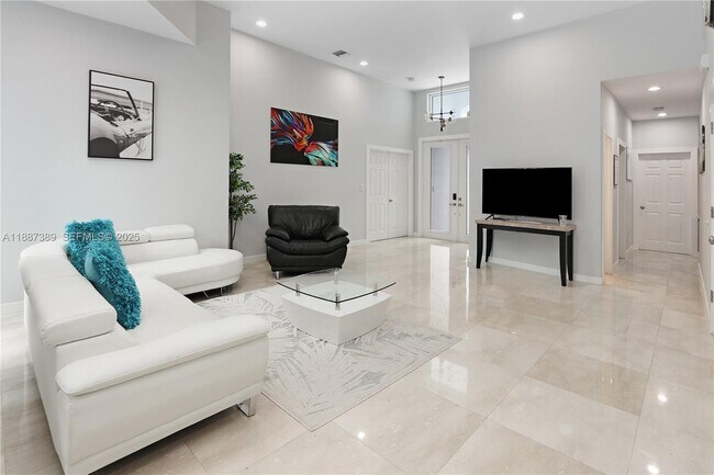 Building Photo - 1230 S 13th Ave