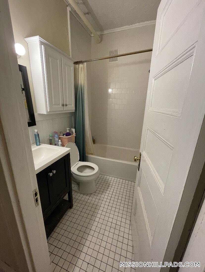 Building Photo - 88 Fisher Ave