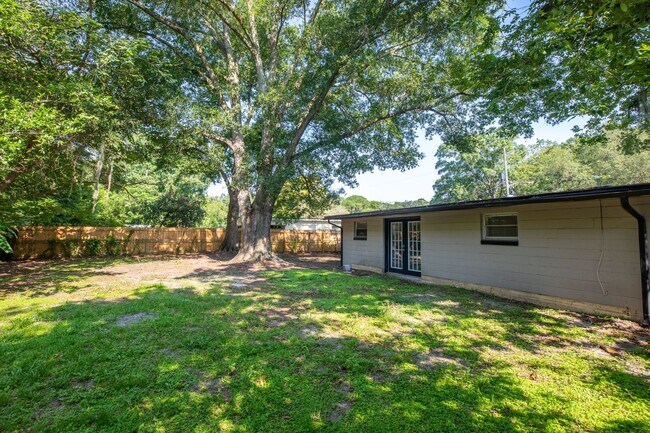 Building Photo - 6722 Frye Ave W