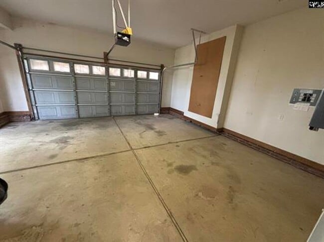Building Photo - 527 Superior Cir