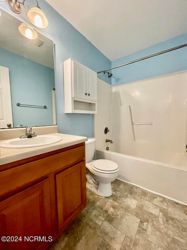 Building Photo - 143 Apache Trail