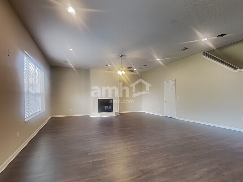Building Photo - 2830 Harvest Moon Dr