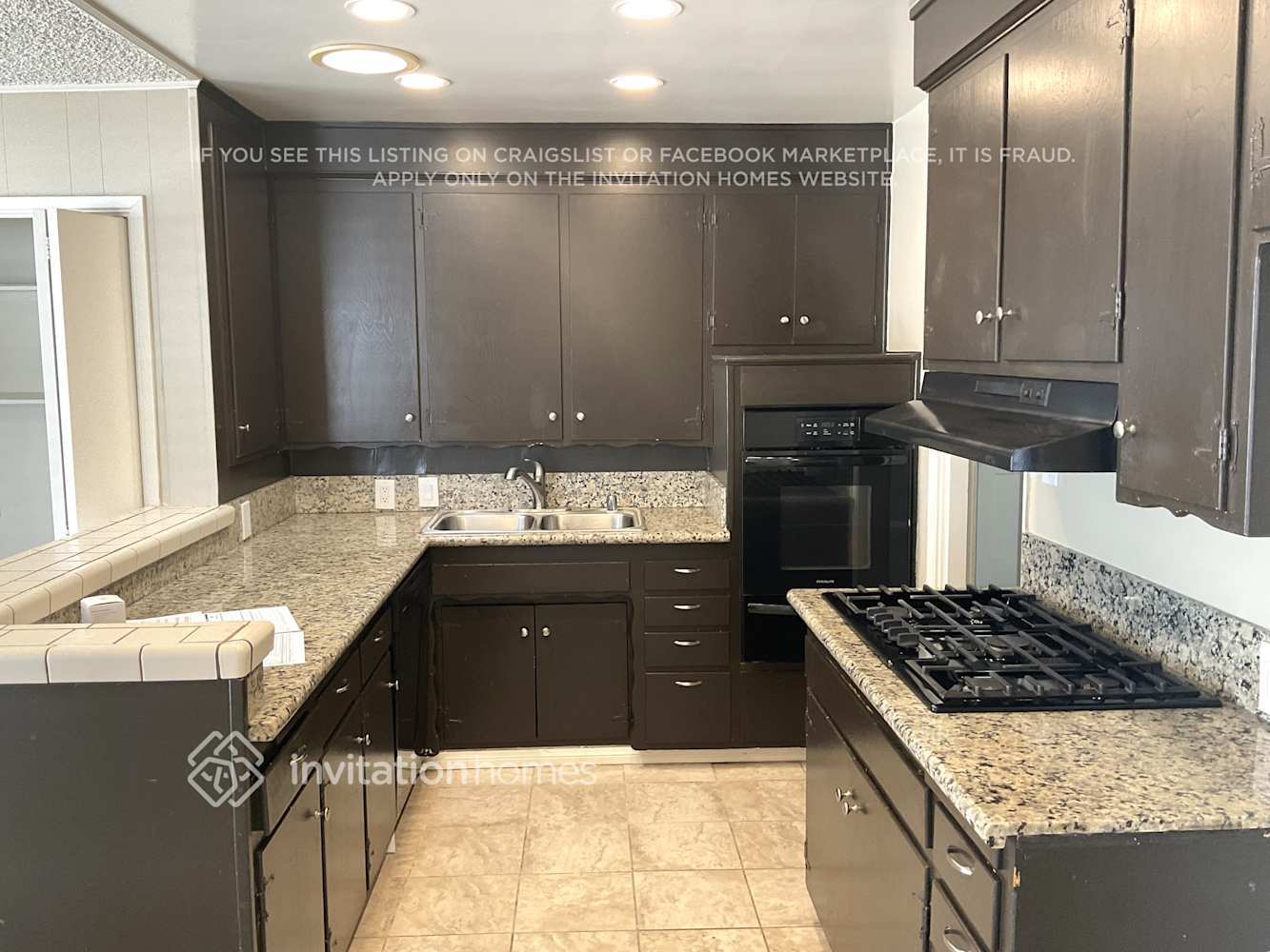 Building Photo - 13139 Archwood St