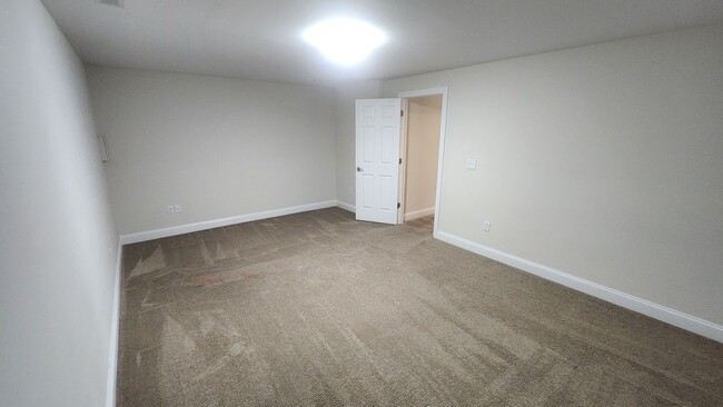 Building Photo - 2219 Deyerle Ave