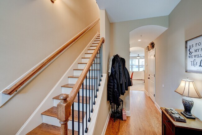 Building Photo - Beautiful Townhome with Garage, Fireplace, Close to Greenway, Dining & Shopping
