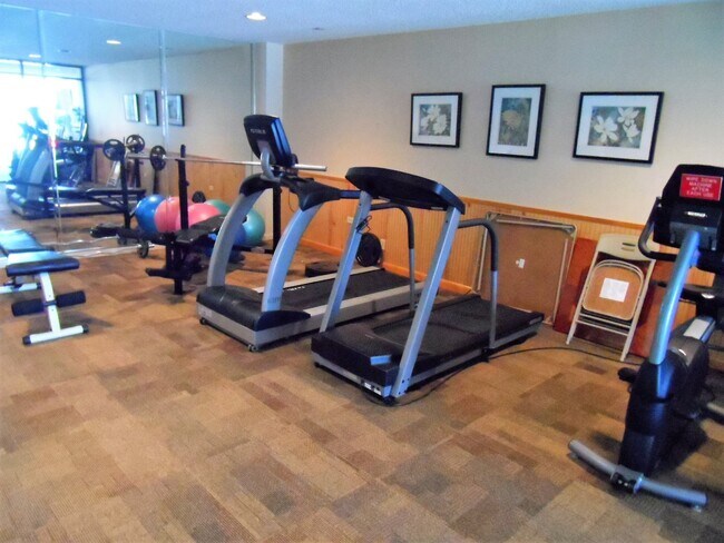 Building Photo - FURNISHED SIX MONTH RENTAL WATER VIEW BAHIA DEL MAR APRIL 29, 2026-OCT. 31, 2026