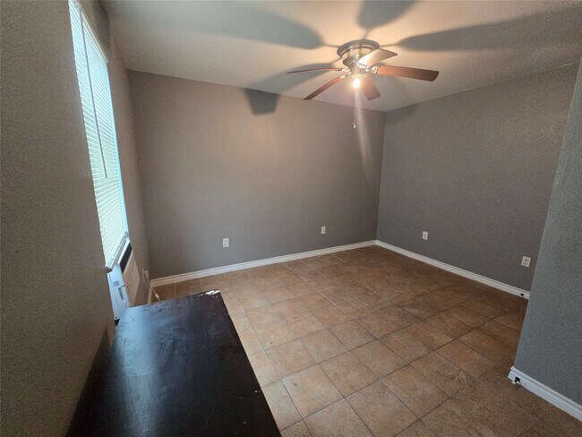 Building Photo - 3231 Angelfish Cove