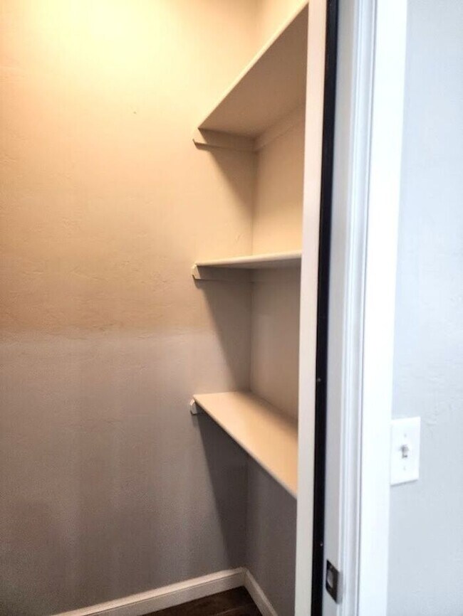 Building Photo - Spacious 5 Bedroom 3 Bath In Highland Park Add in Edmond