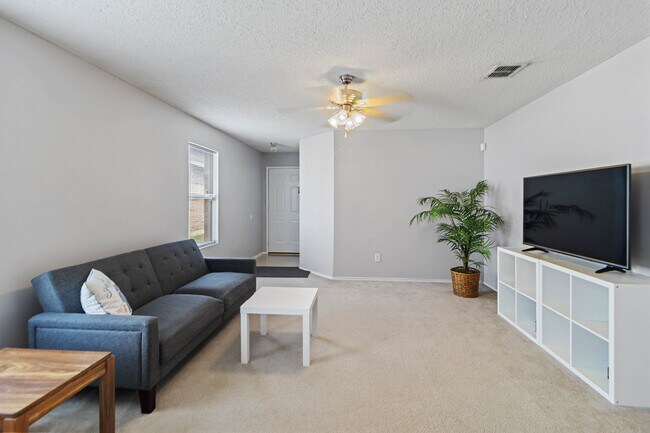 Building Photo - 6717 Waterhill Ln