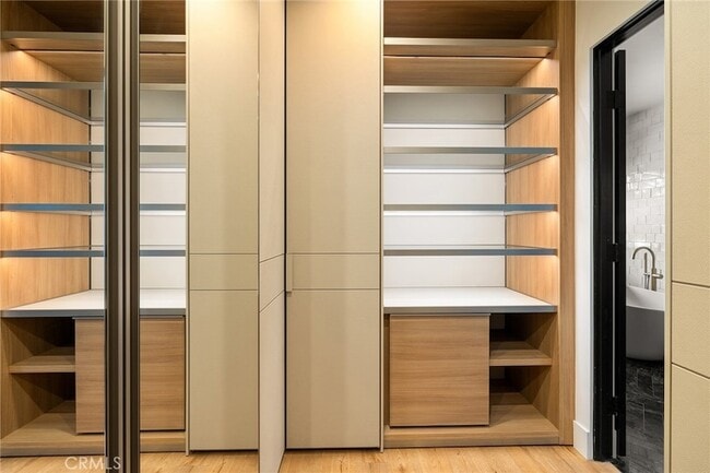 Building Photo - 5115 Los Feliz Blvd