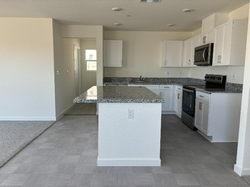 Building Photo - 7804 Forestdale Wy