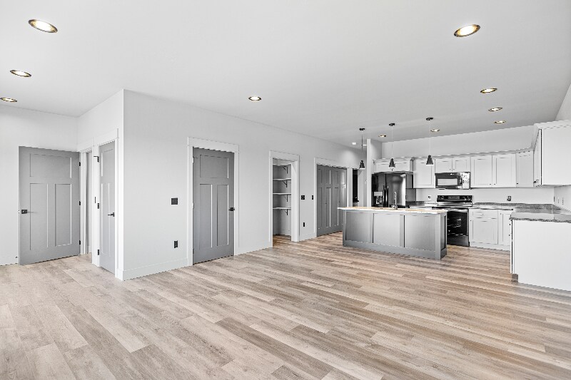 Building Photo - 205 Fletching Way