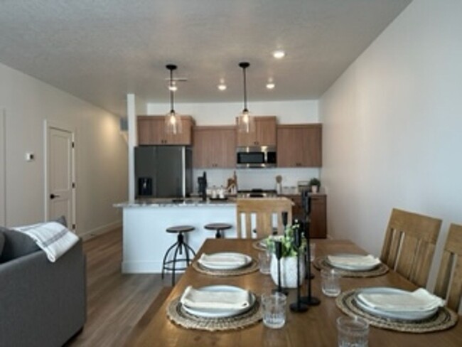 Primary Photo - FULLY FURNISHED rental 2 bed, 2.5 bath 1 c...