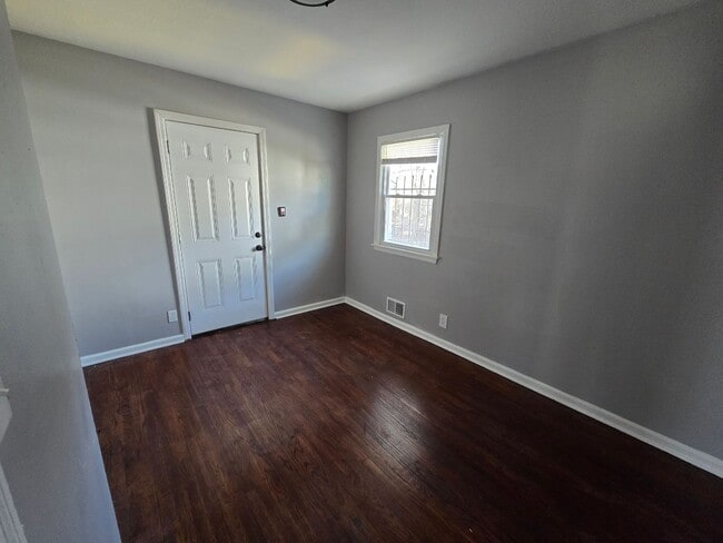 Building Photo - 3 bedroom with bonus extra room in basement fully rehabed