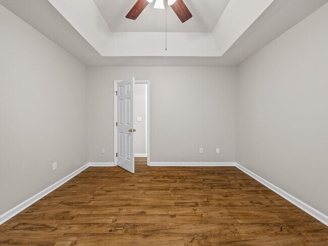 Building Photo - 129 Bathurst Ln