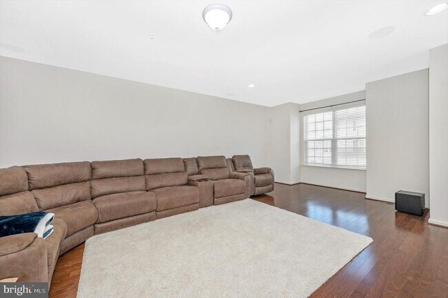 Building Photo - 7780 Dagny Wy