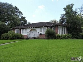 Building Photo - University Gardens 1BR/1BA unit in Triplex