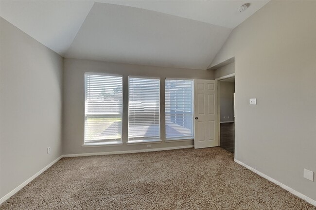 Building Photo - 20502 Upper Green St