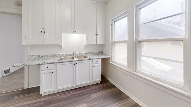 Building Photo - 3863 E 154th St