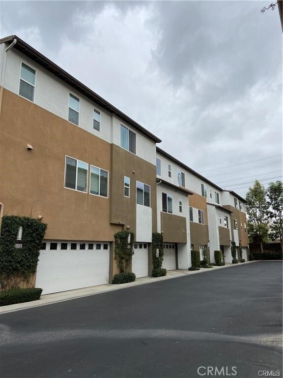 Building Photo - 1528 W Artesia Square