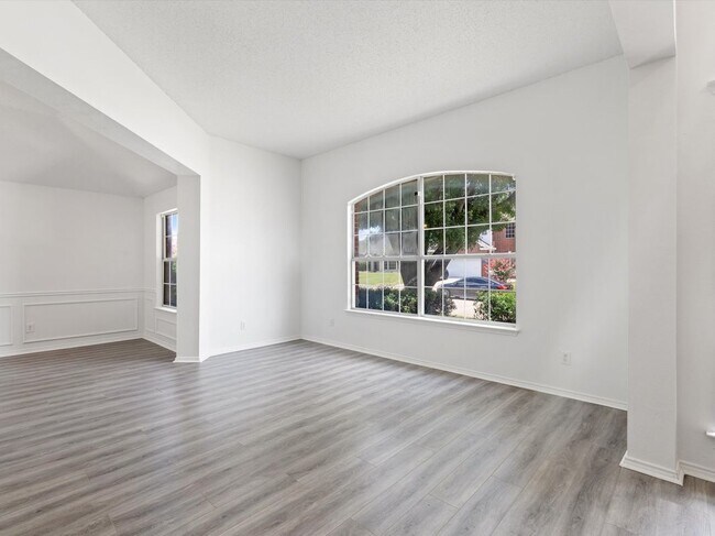 Building Photo - 5705 Frio Dr