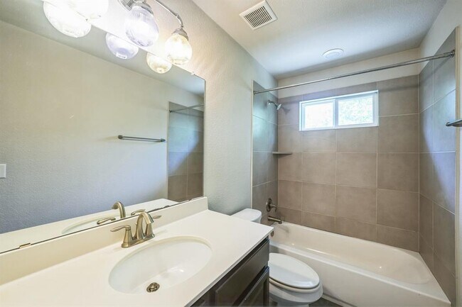 Building Photo - 7408 Brynner St