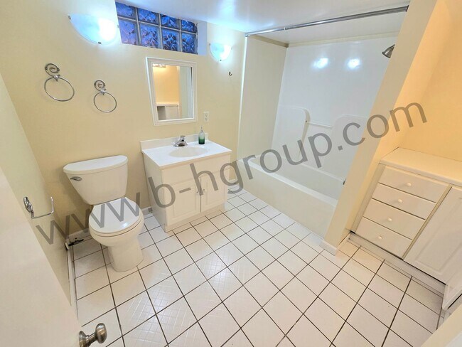 Building Photo - 5412 41st Ave