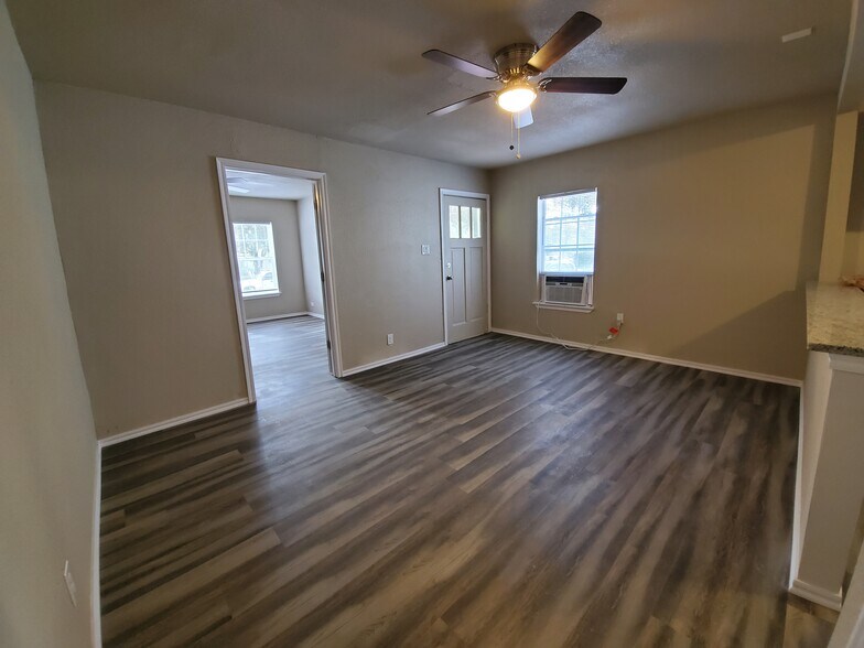 Building Photo - 133 Claremont Ave