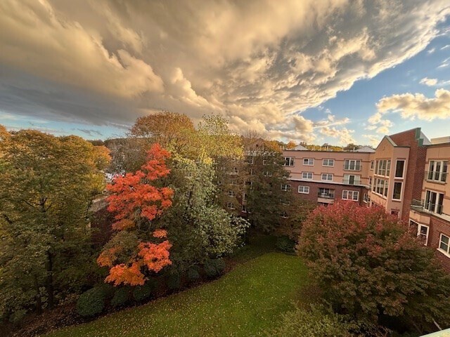 Primary Photo - 1 Watermill Pl