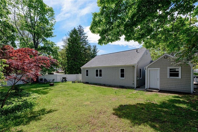 Building Photo - 76 Crossland Rd