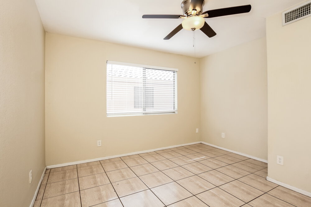 Building Photo - 3822 N 105th Ln