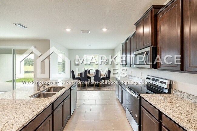 Building Photo - 10913 Laxer Cay Loop
