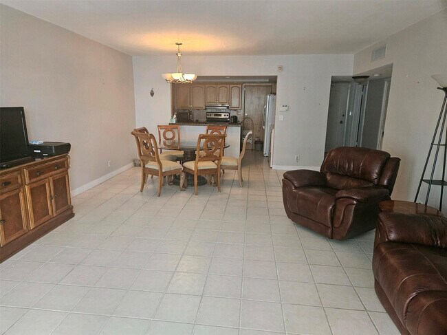 Building Photo - 3850 Galt Ocean Dr