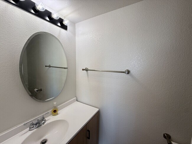 Building Photo - 4810 Ardley Dr
