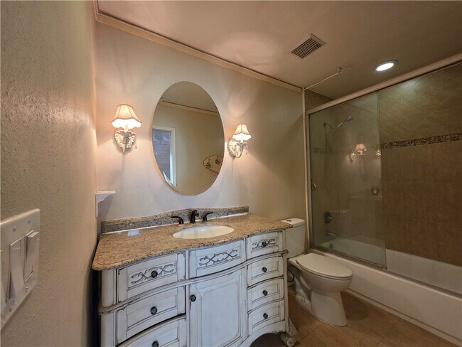 Building Photo - 1173 S Paula Dr