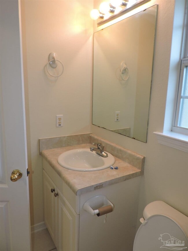 Building Photo - 1607 Dee's Rd