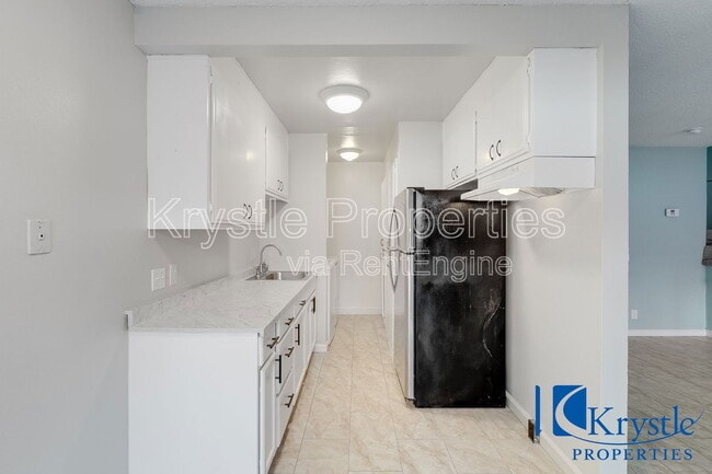 Building Photo - 424 Corcoran Ave