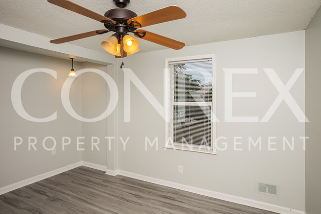 Building Photo - Pretty Columbia Home Available Now