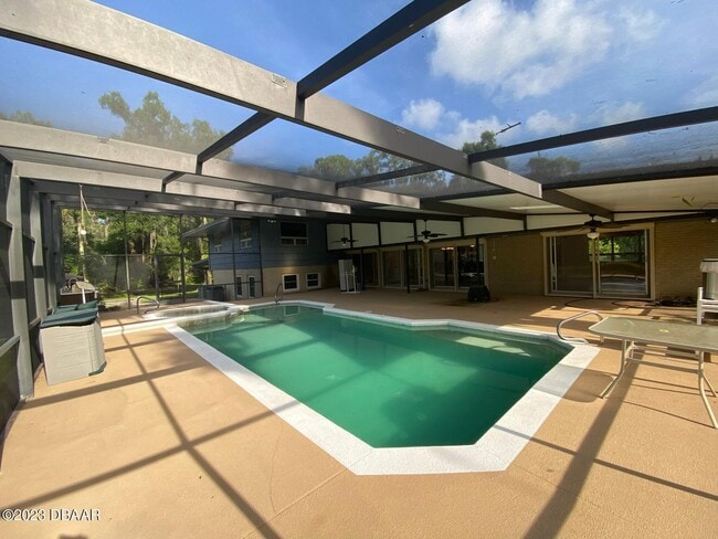 Building Photo - 1 Arrowhead Dr