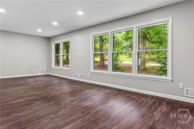 Building Photo - 310 Weatherly Woods Dr