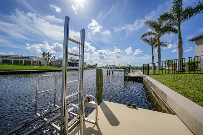 Building Photo - "Waterfront home with Courtyard Pool"