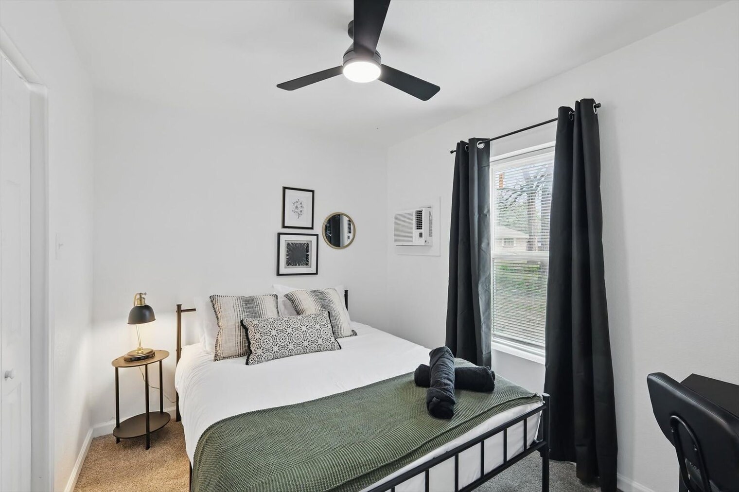 Building Photo - 2336 Minnie St