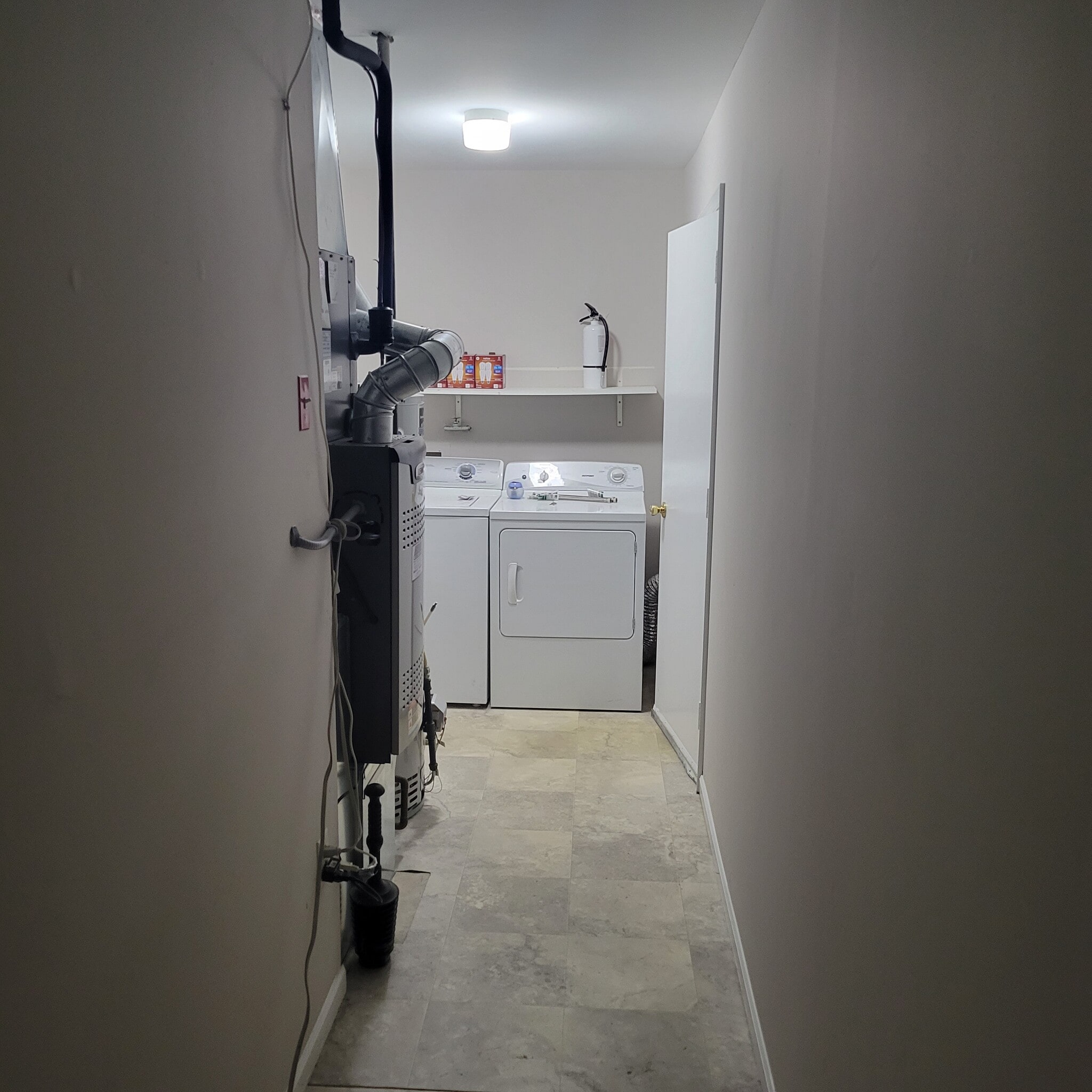 Building Photo - 84 Woodlake Dr