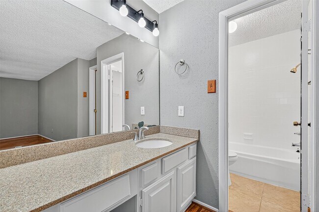 Building Photo - 16355 Sierra Grande Dr