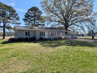 Building Photo - For Rent: Charming Country Home in Middlesex – $1,550/month