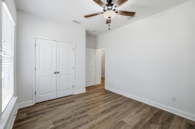 Building Photo - 201 Ursaline St