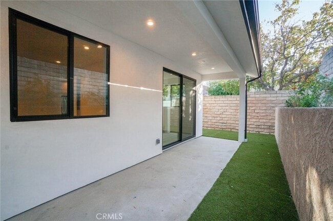 Building Photo - 7663 Maestro Ave