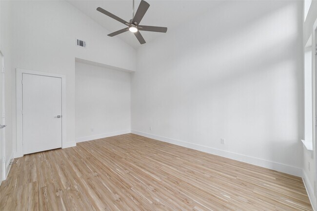 Building Photo - 2109 Holman St